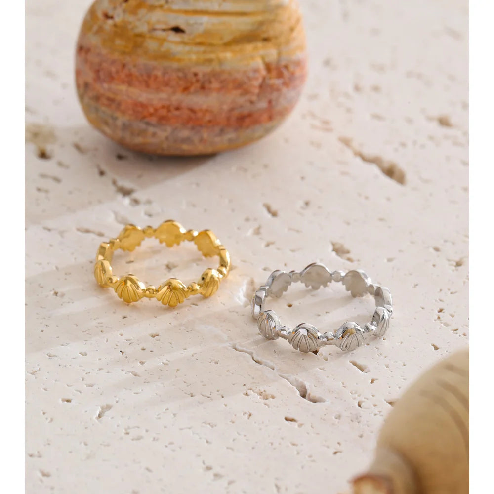 Shell Geometric Ring — 18K Gold-Plated Stainless Steel with Shell · PS2303