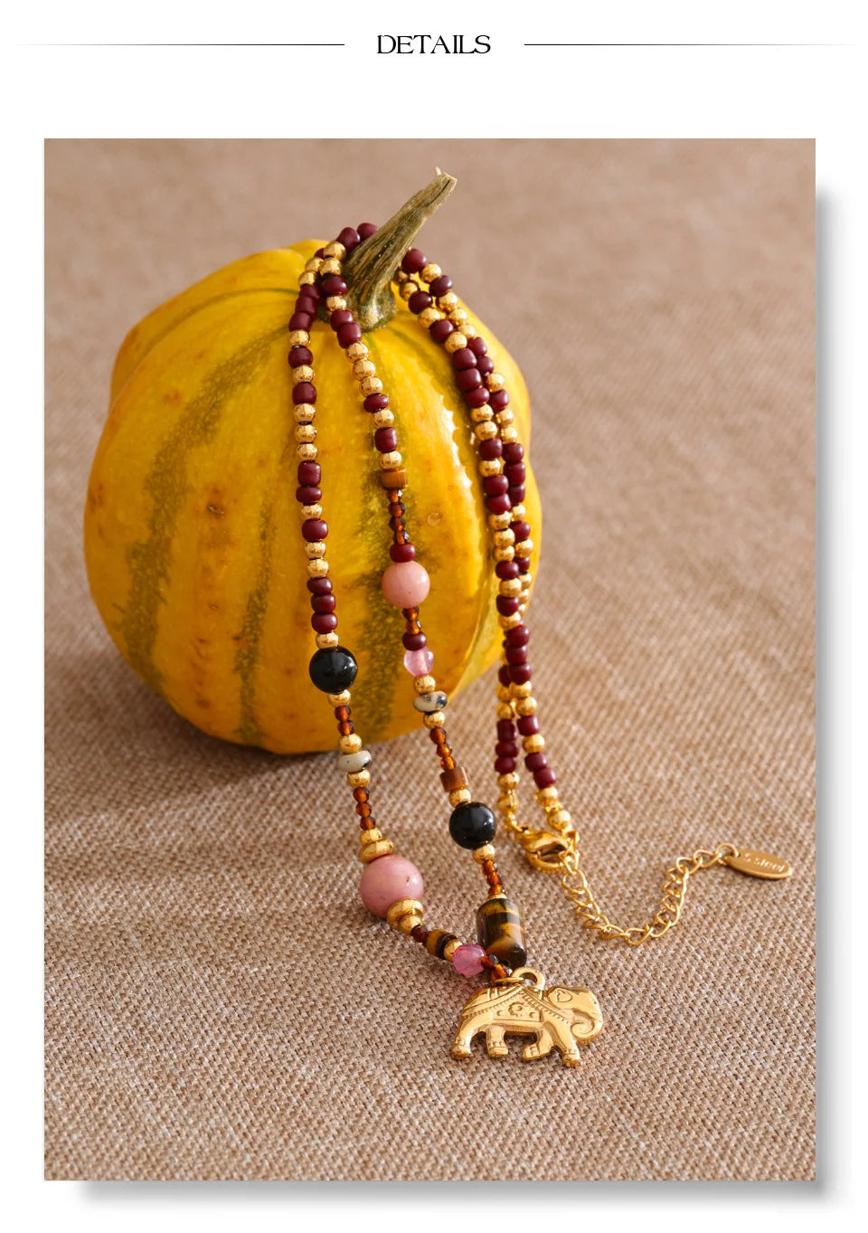 Natural stone beaded chain necklace in gold-plated stainless steel with natural stone.