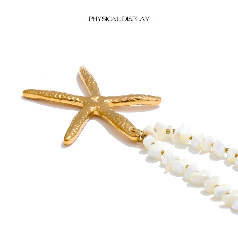 Shell star chain necklace in gold-plated stainless steel with shell.