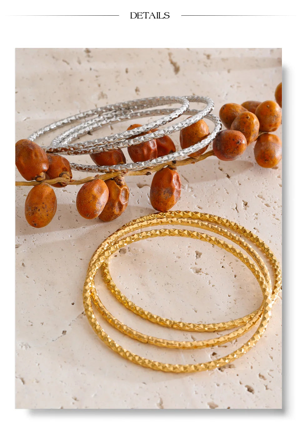 Geometric bracelet in gold-plated stainless steel.