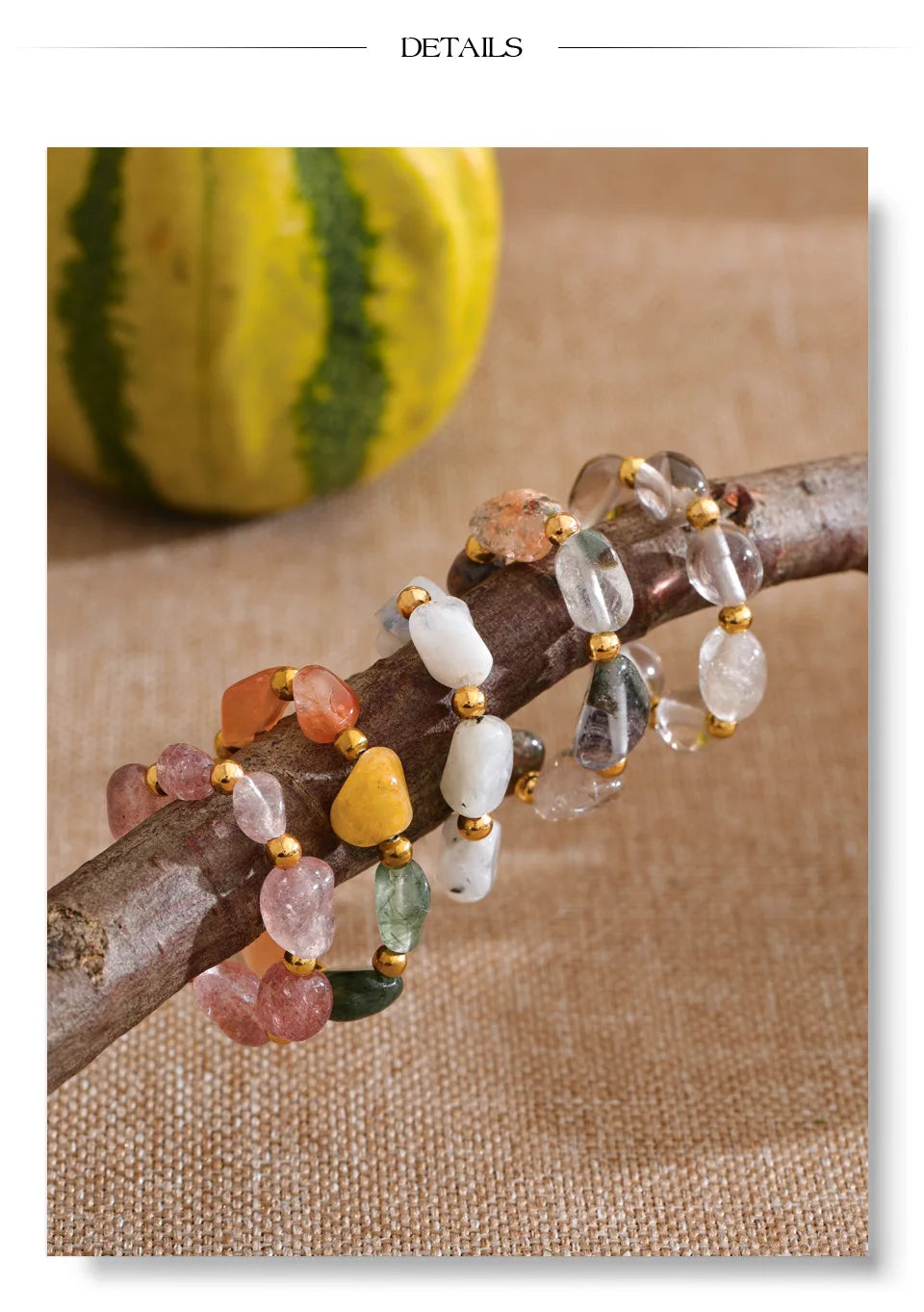 Natural stone geometric ring in 18K gold-plated stainless steel with natural stone.