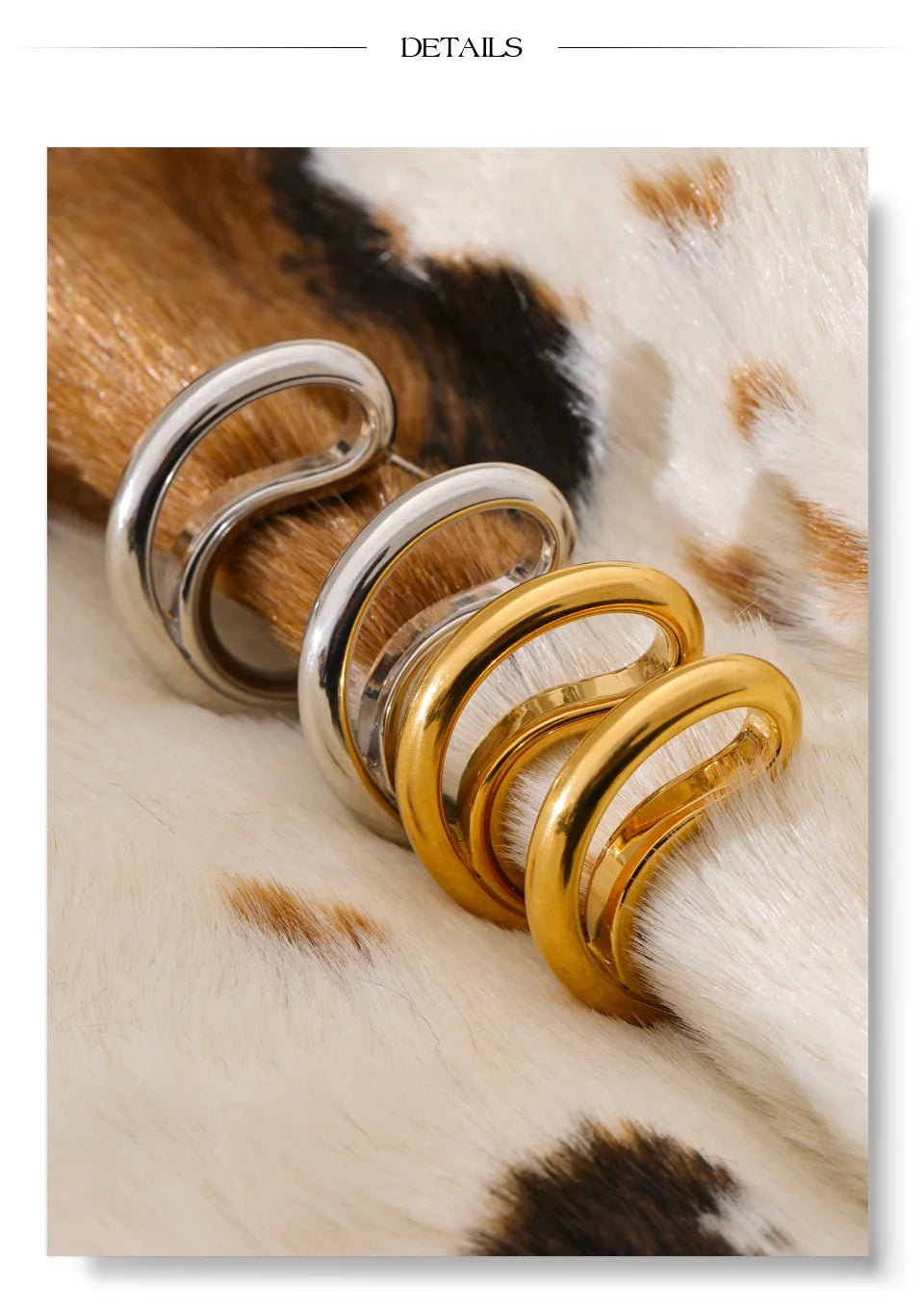Geometric earrings in gold-plated stainless steel.