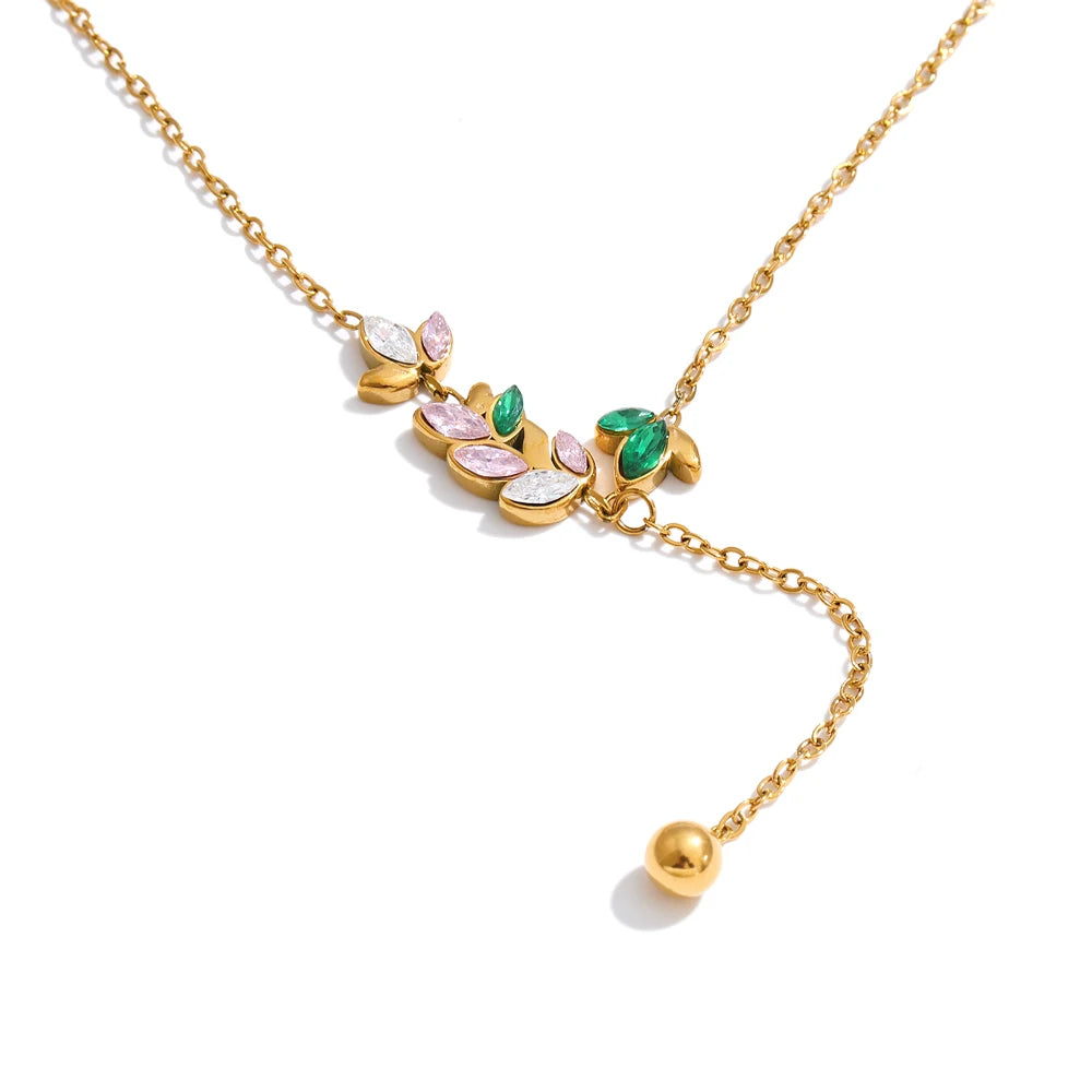 Cubic zirconia necklace in gold-plated stainless steel with cubic zirconia.