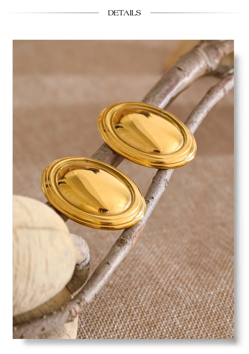 Geometric earrings in gold-plated stainless steel.