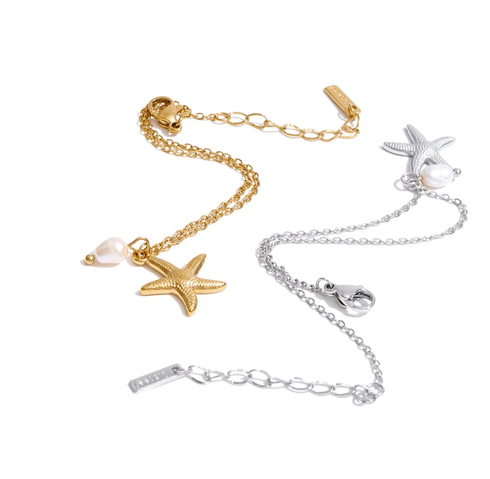 Freshwater pearl star geometric bracelet in gold-plated stainless steel with freshwater pearl.