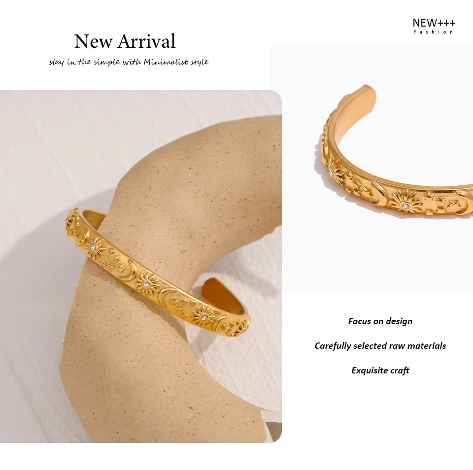 Star moon sun bracelet in gold-plated stainless steel.