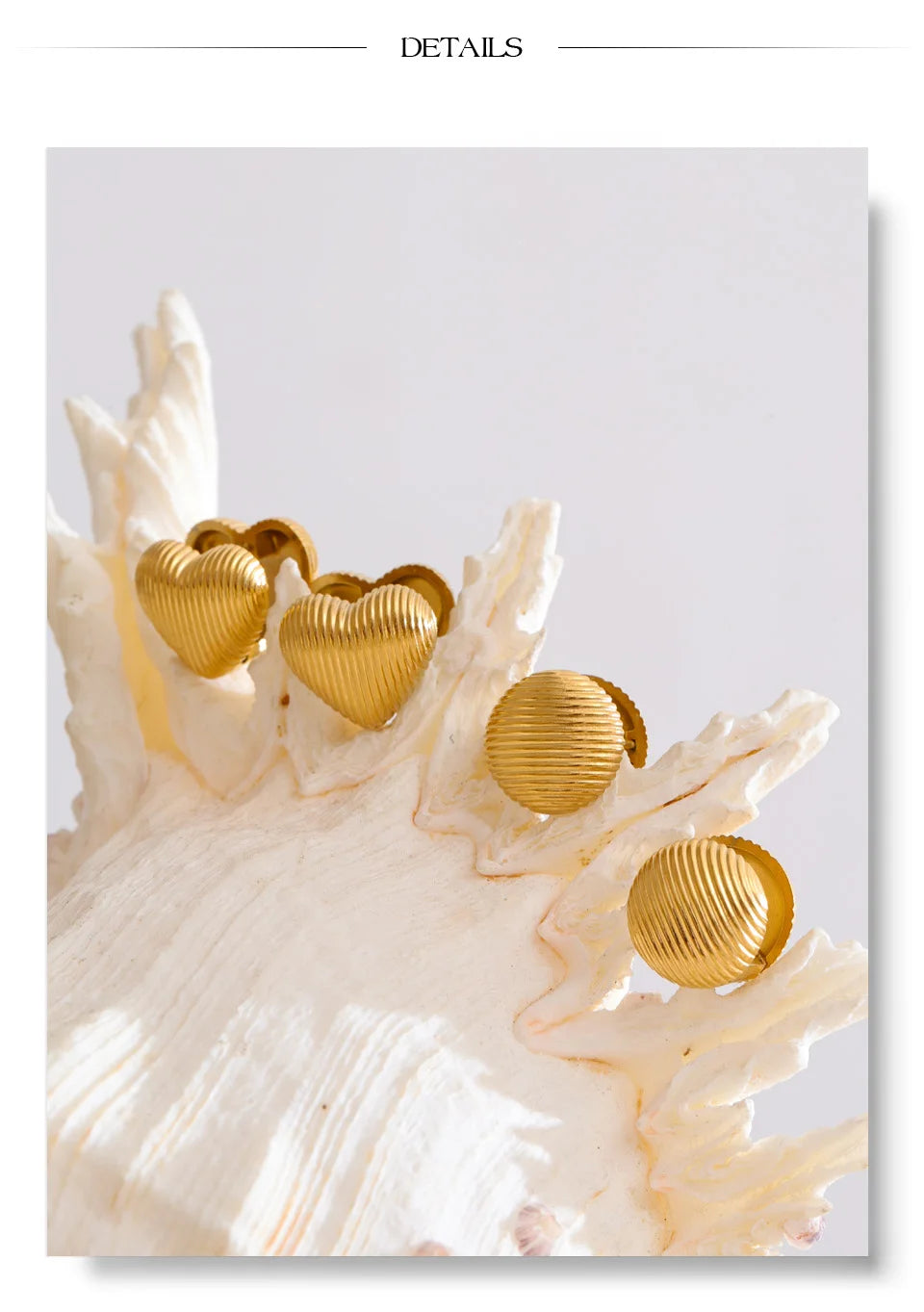 Heart minimalist geometric earrings in gold-plated stainless steel.