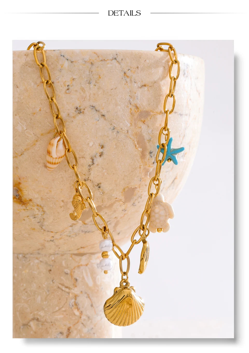 Shell star geometric necklace in gold-plated stainless steel with shell.