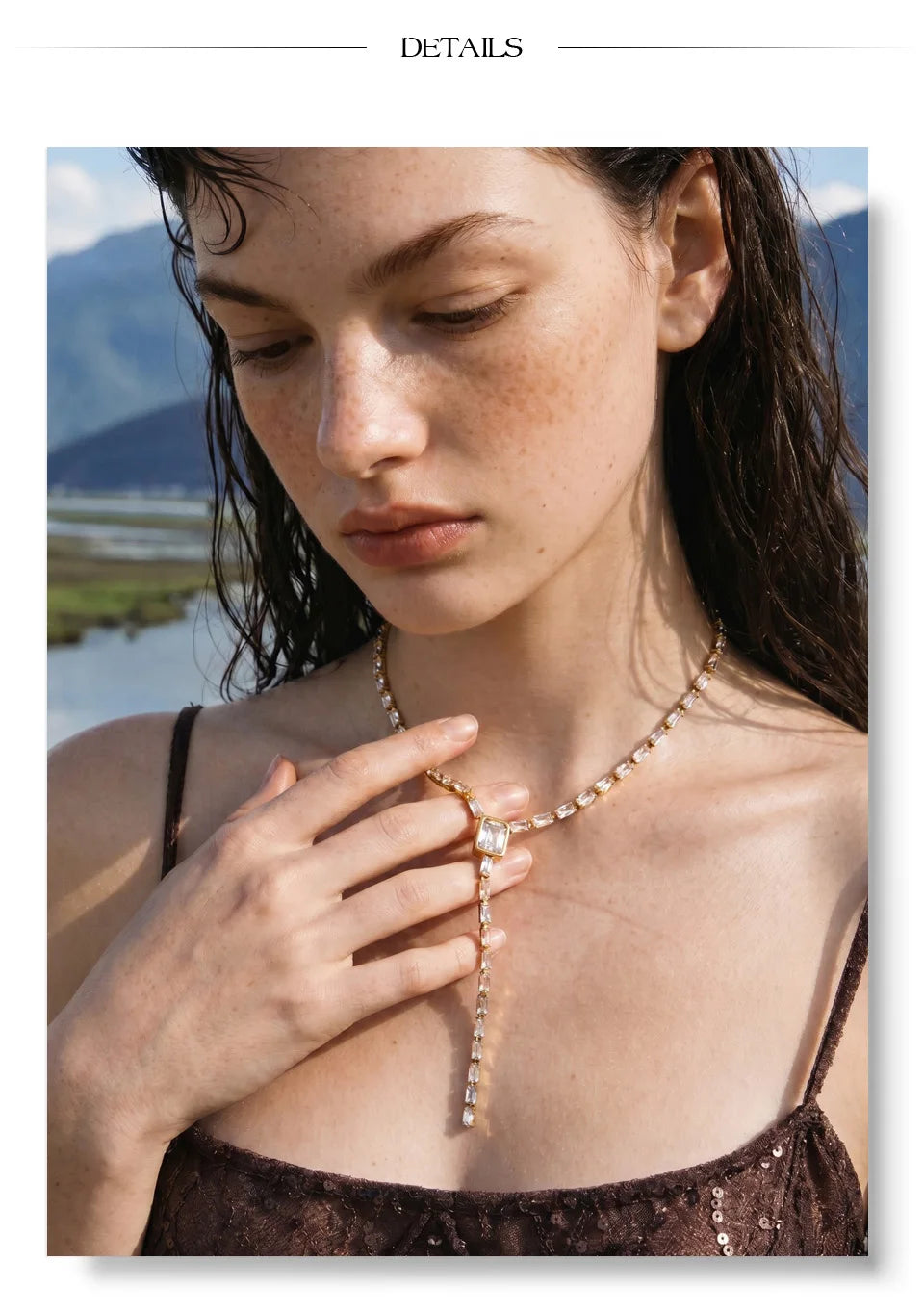 Cubic zirconia geometric chain necklace in gold-plated stainless steel with cubic zirconia.