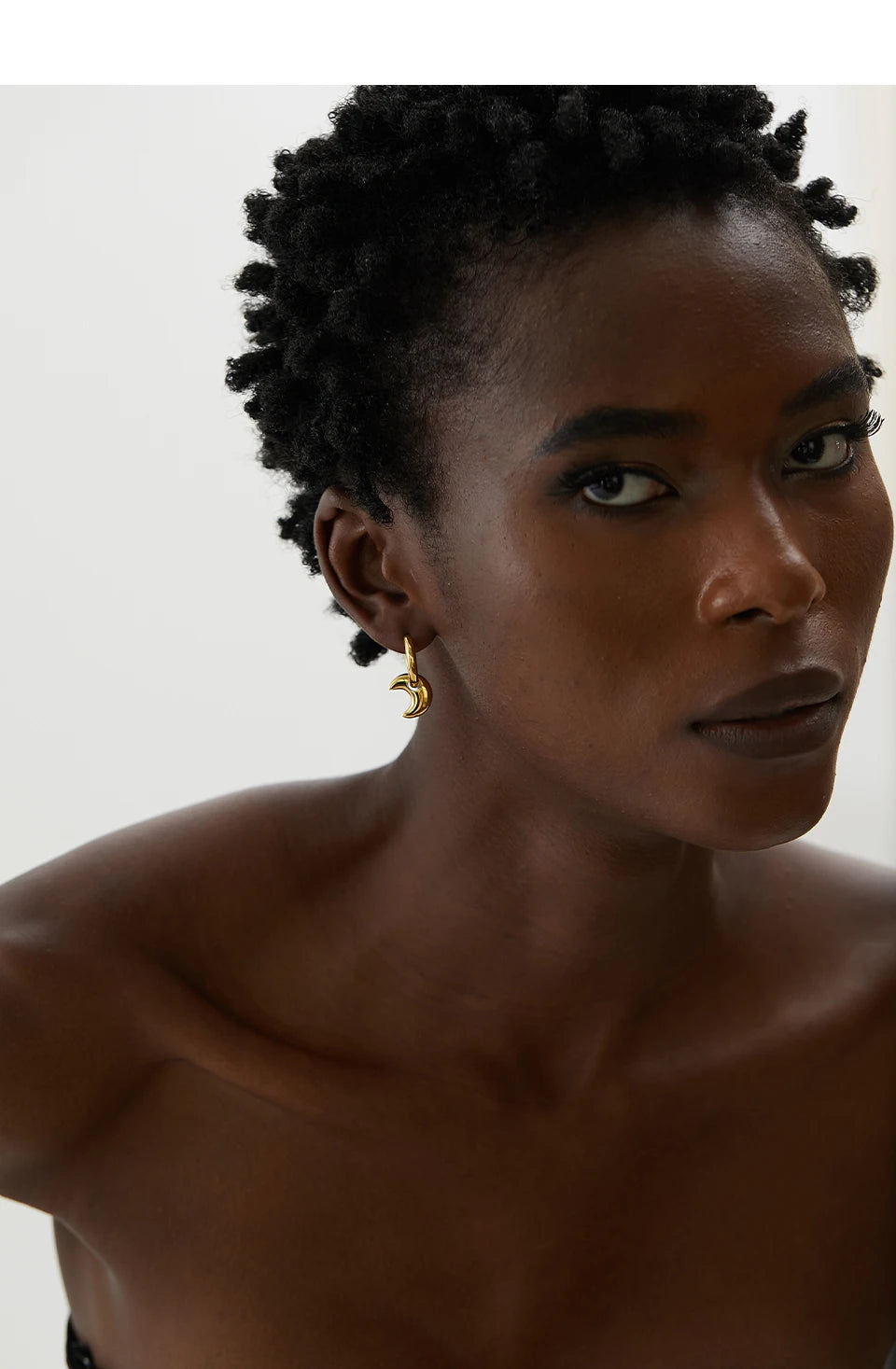 Heart star moon earrings in gold-plated stainless steel.