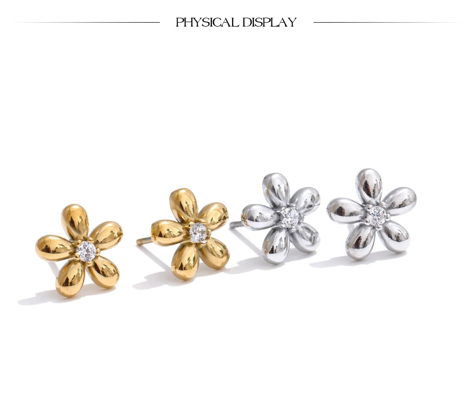 Cubic zirconia flower earrings in gold-plated stainless steel with cubic zirconia.