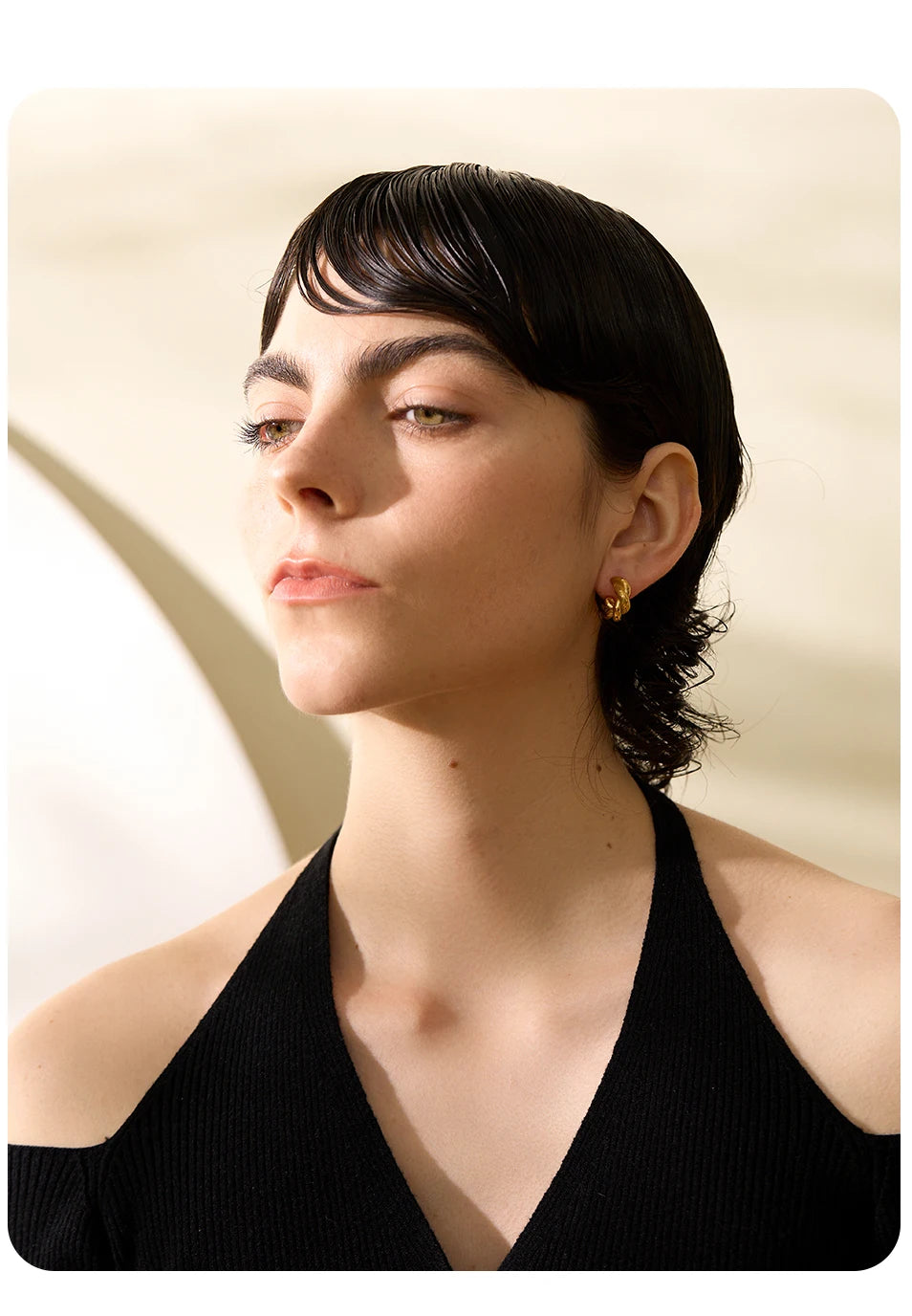 Geometric earrings in gold-plated 316L stainless steel.