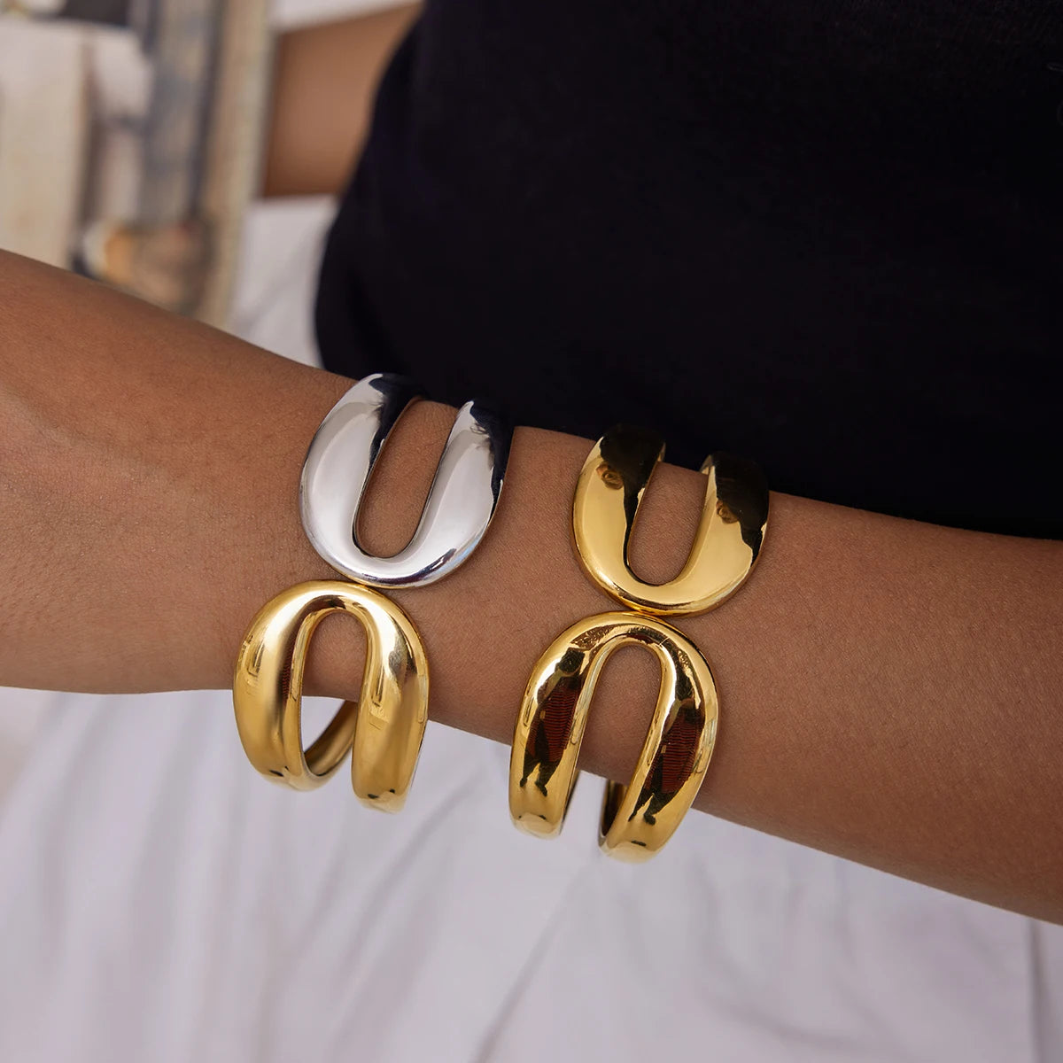Two-Tone Hollow Line Bracelet — Stainless Steel · PS364