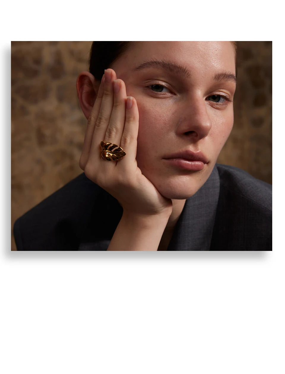 Geometric ring in 18K gold-plated stainless steel.