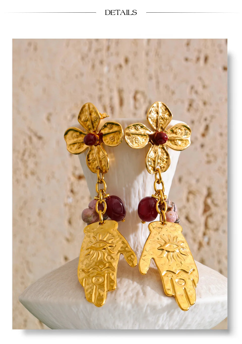 Flower earrings in gold-plated stainless steel.