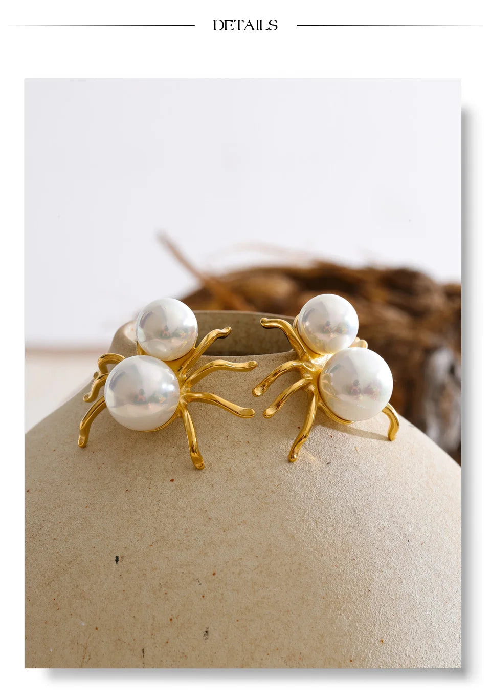 Pearl geometric earrings in gold-plated stainless steel with pearl.