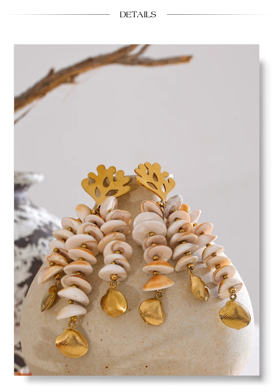 Shell geometric earrings in gold-plated stainless steel with shell.