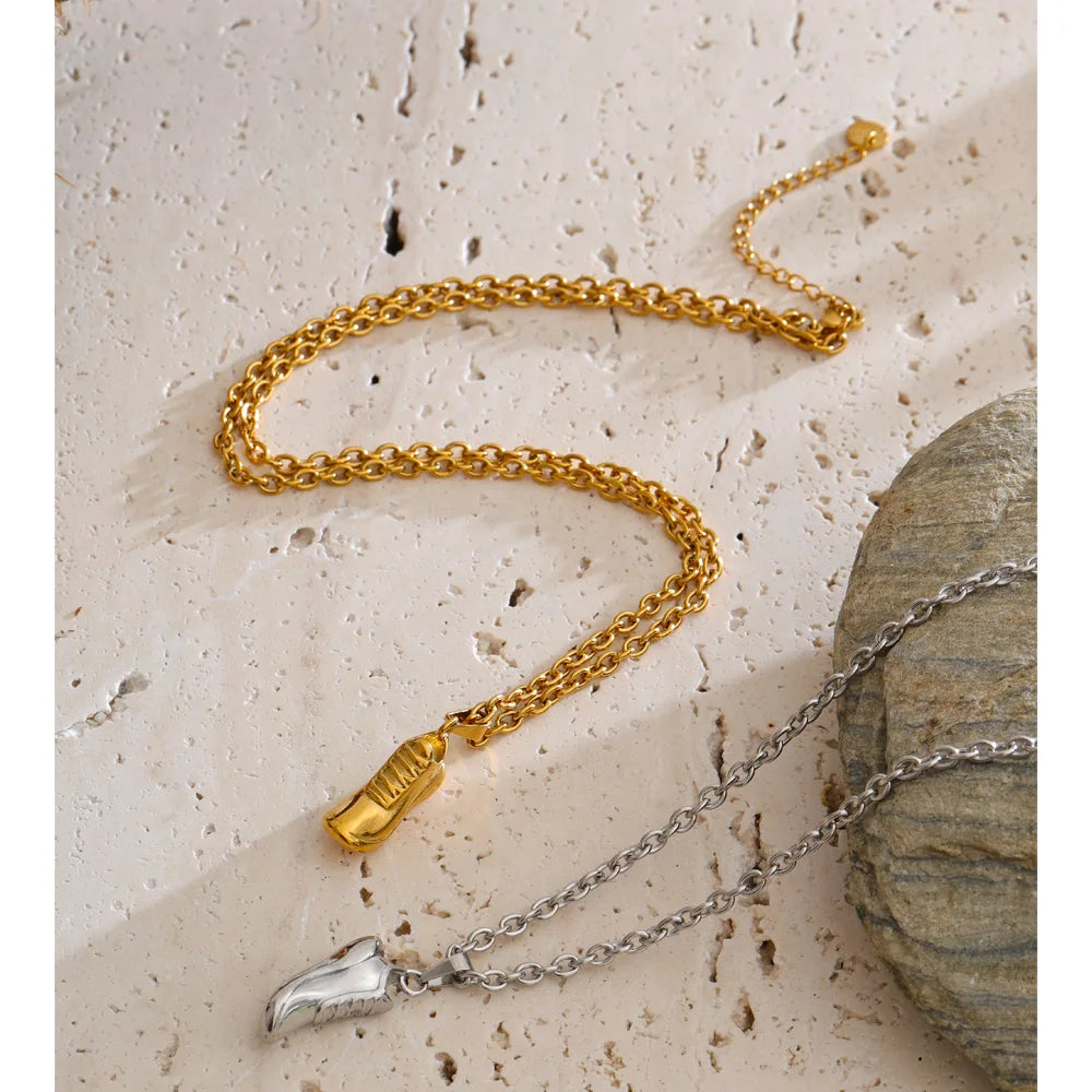 Geometric necklace in gold-plated stainless steel.