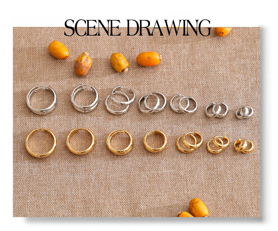 Geometric earrings in gold-plated stainless steel.