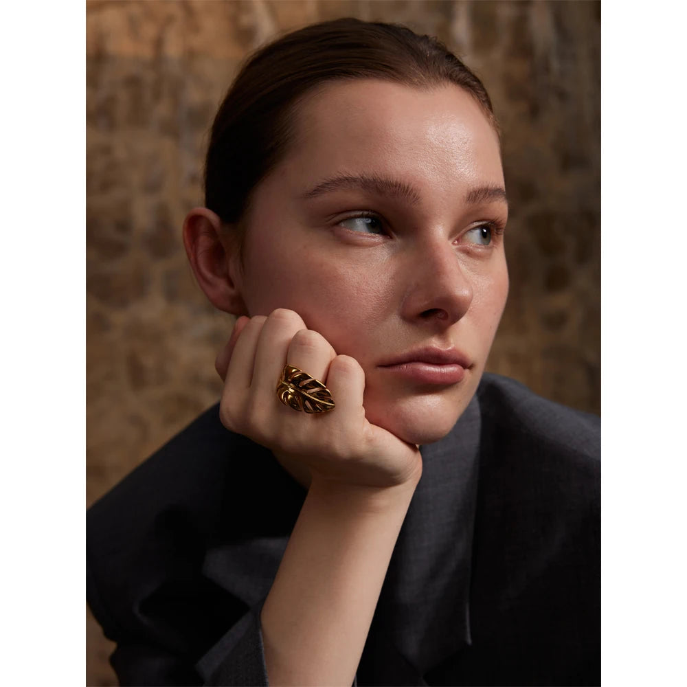 Geometric ring in 18K gold-plated stainless steel.