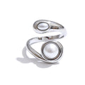 Pearl natural stone geometric ring in 18K gold-plated stainless steel with pearl and natural stone.