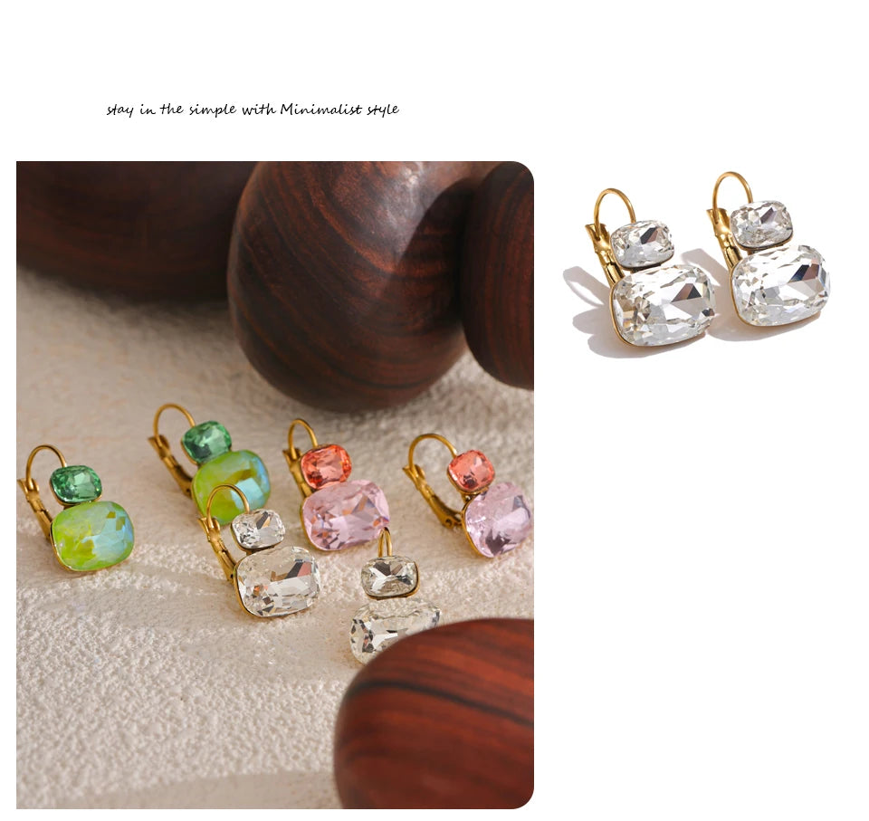 Cubic zirconia geometric earrings in gold-plated stainless steel with cubic zirconia.