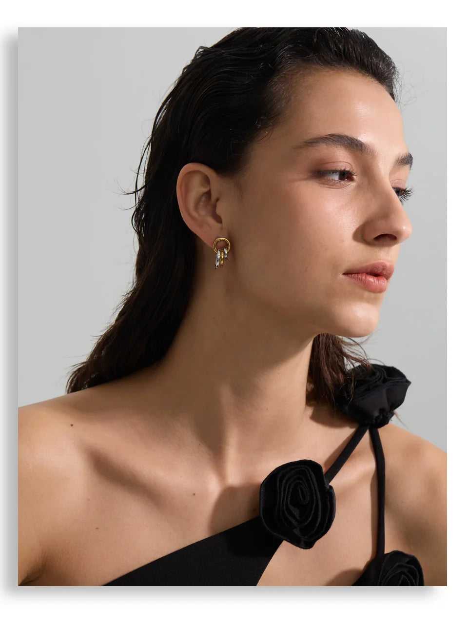 Geometric earrings in gold-plated stainless steel.