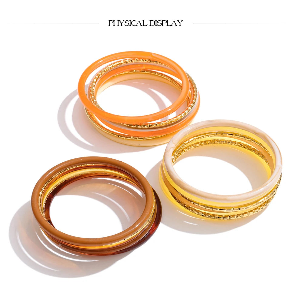 Resin multi-color geometric bracelet in gold-plated stainless steel with resin.