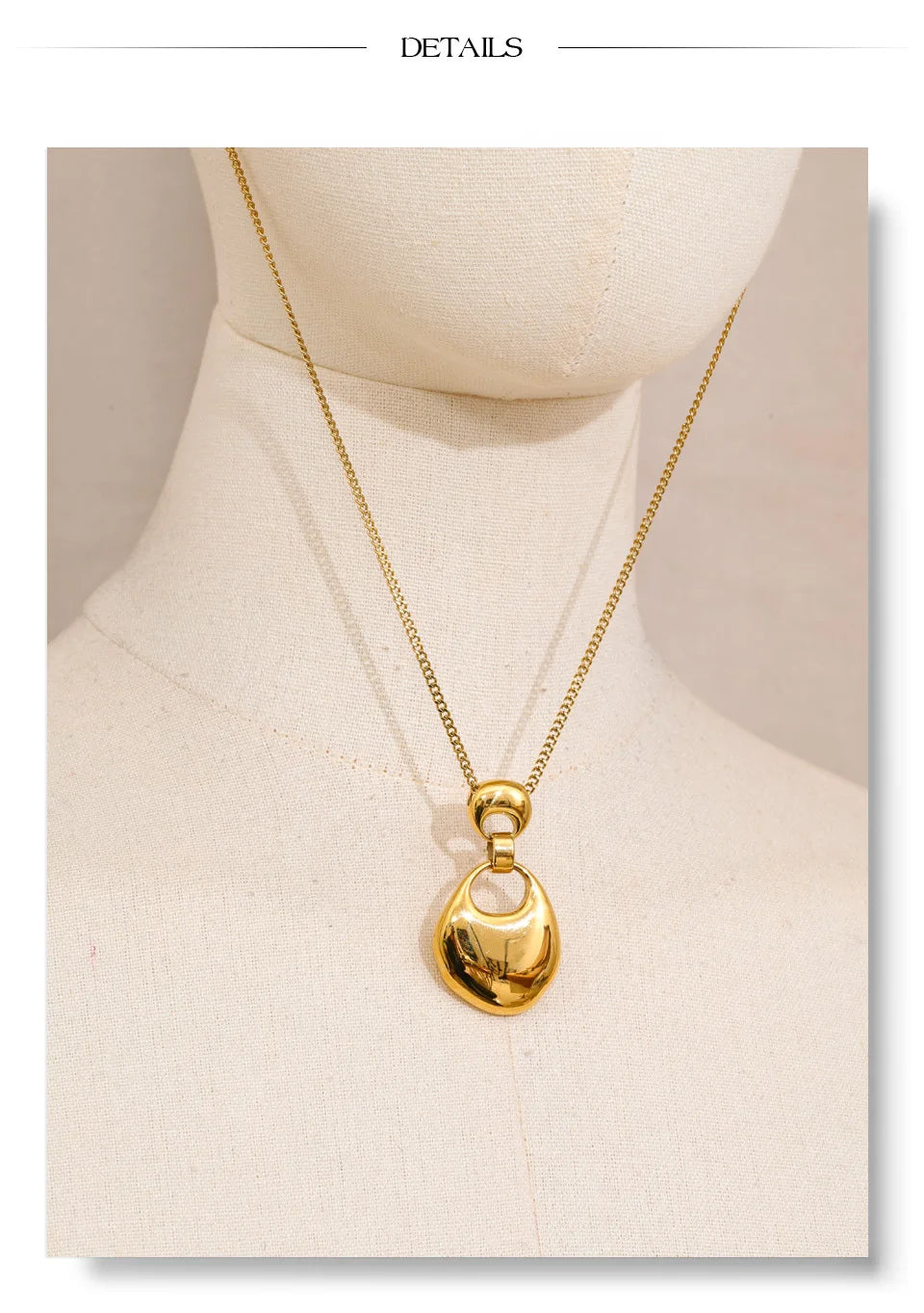 Geometric necklace in gold-plated stainless steel.