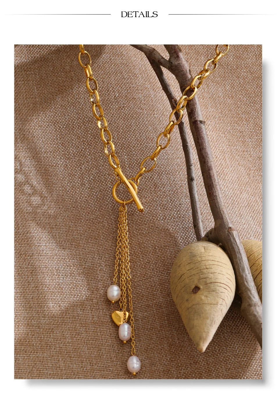 Freshwater pearl heart chain necklace in gold-plated stainless steel with freshwater pearl.