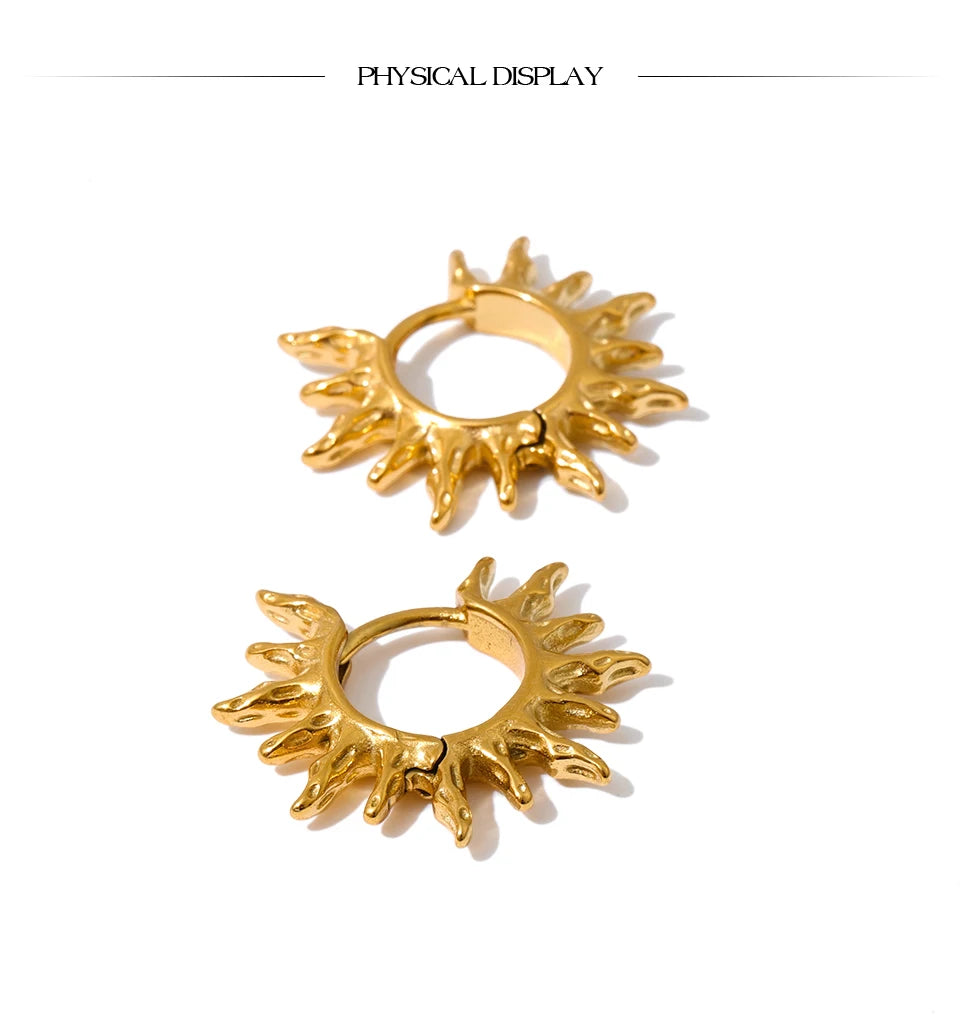 Star sun hammered earrings in gold-plated stainless steel.