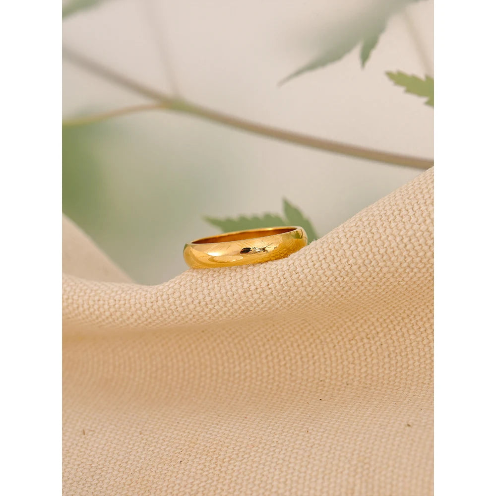 Geometric ring in 18K gold-plated stainless steel.