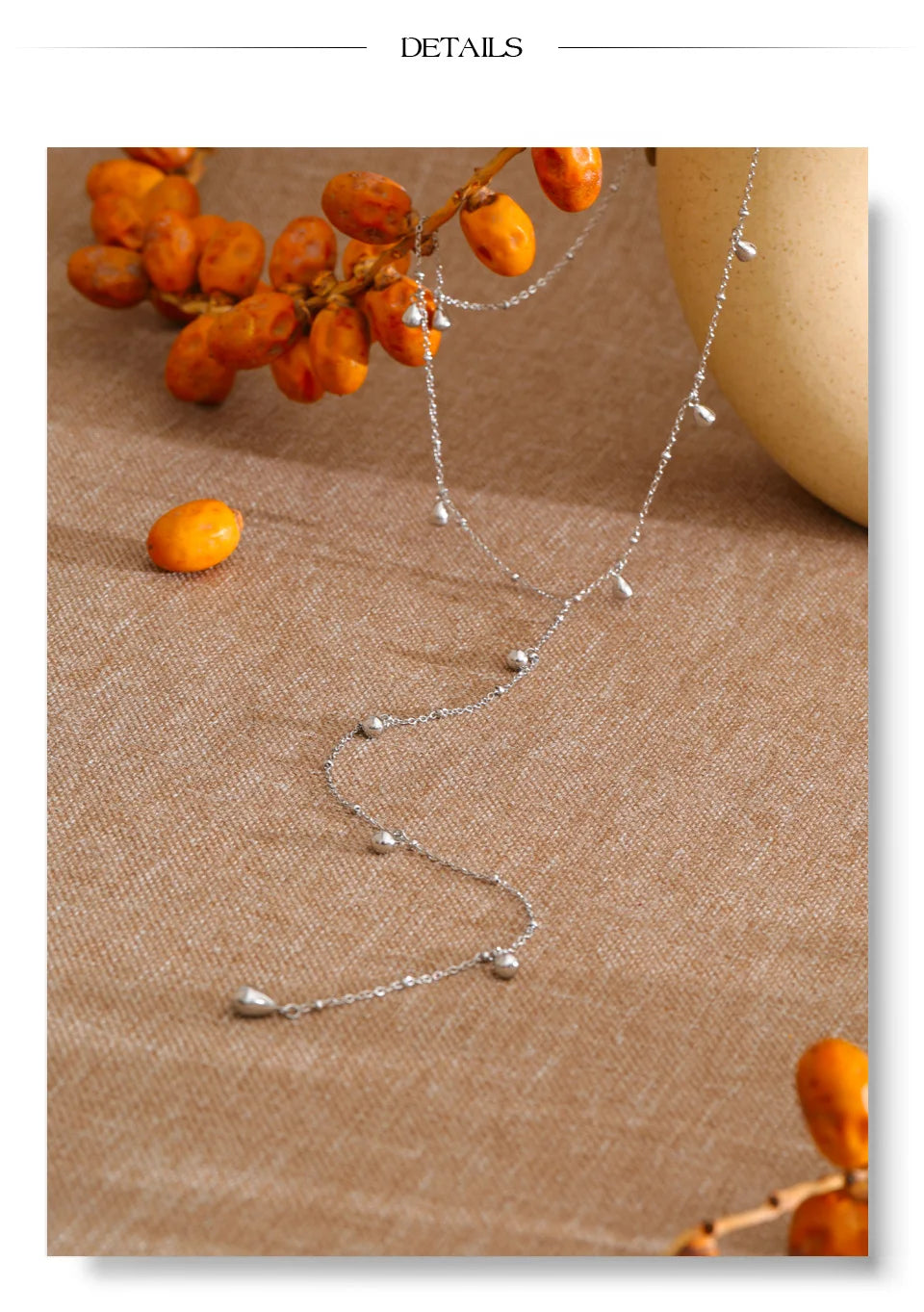 Geometric chain necklace in gold-plated stainless steel.