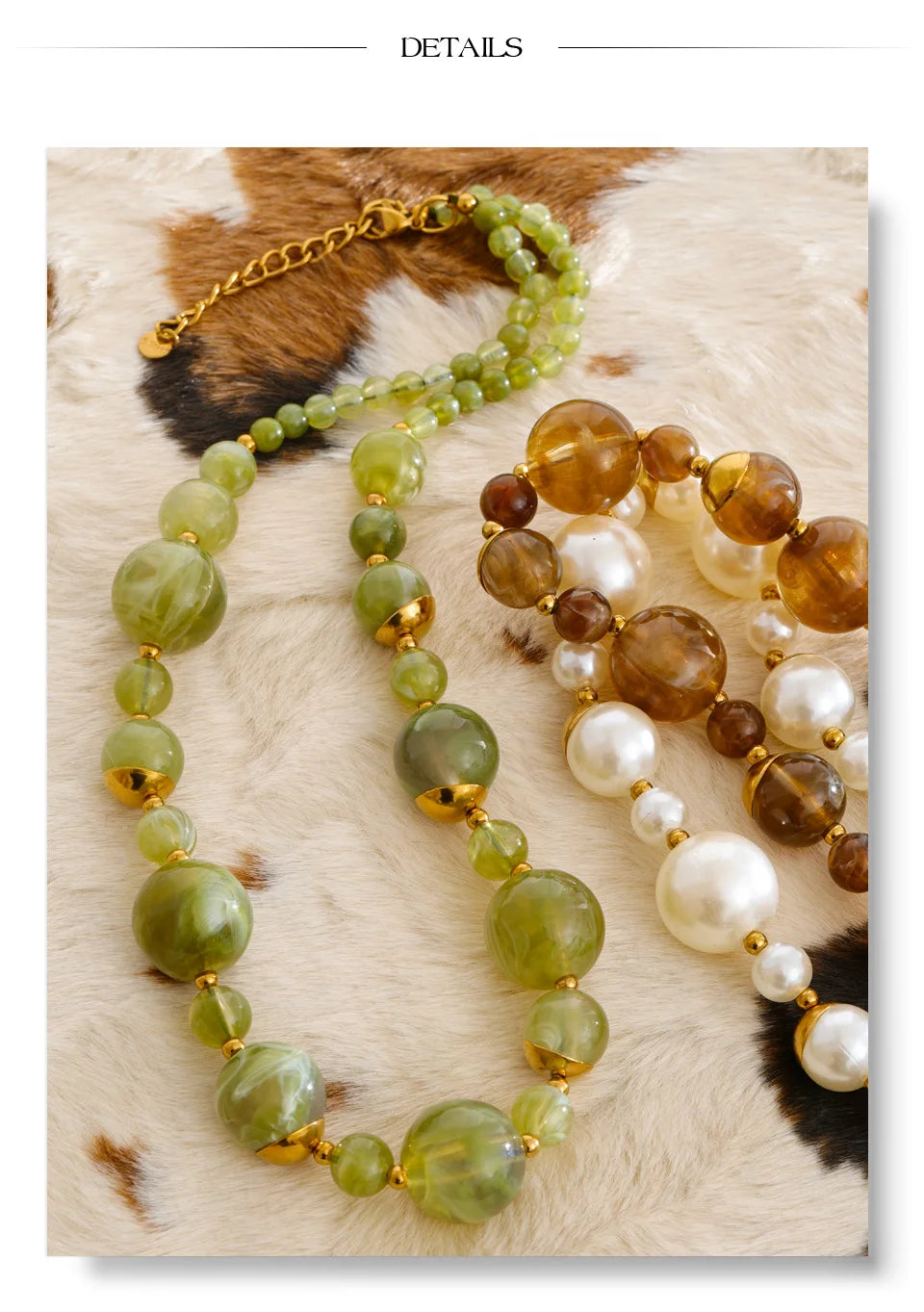 Pearl resin acrylic necklace in gold-plated stainless steel with pearl and resin.