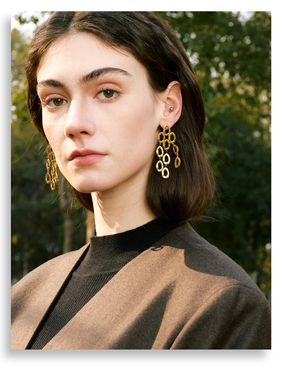 Geometric earrings in gold-plated stainless steel.