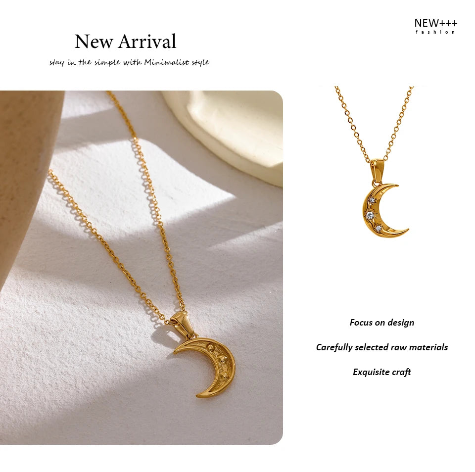 Cubic zirconia moon necklace in gold-plated stainless steel with cubic zirconia.