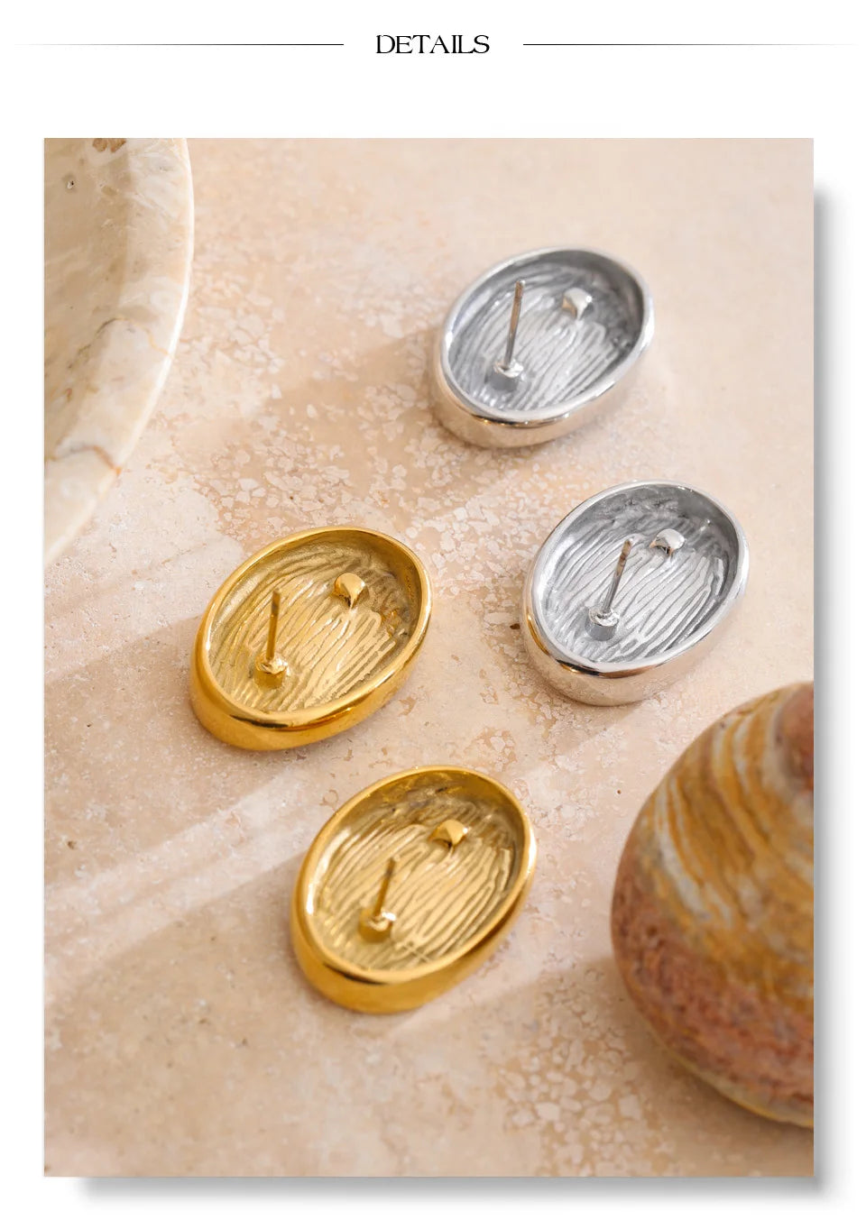 Geometric earrings in gold-plated stainless steel.