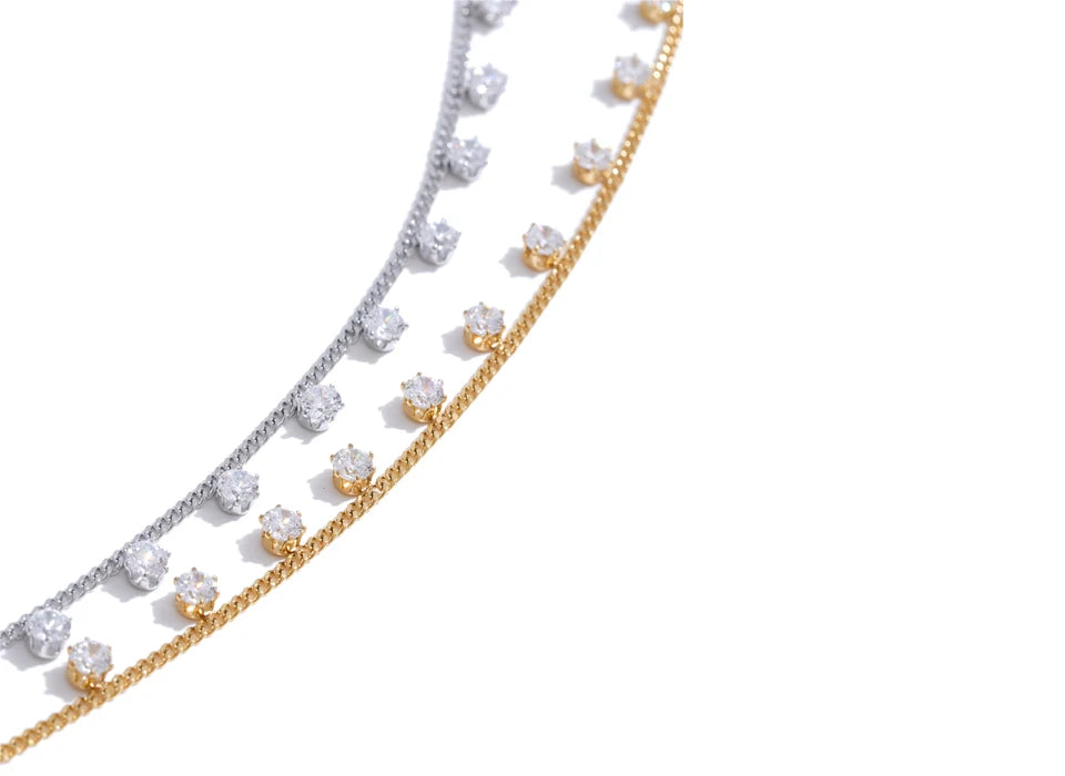 Cubic zirconia geometric chain necklace in gold-plated stainless steel with cubic zirconia.