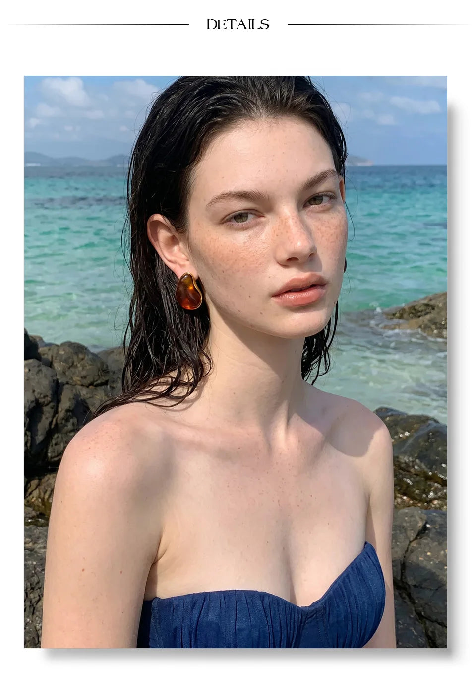 Red resin acrylic earrings in gold-plated stainless steel with resin and acrylic.