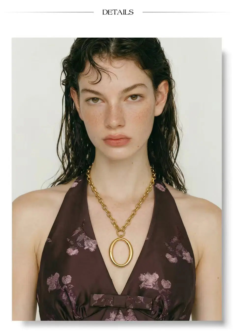 Geometric necklace in gold-plated stainless steel.