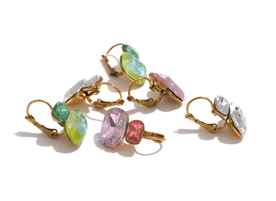 Cubic zirconia geometric earrings in gold-plated stainless steel with cubic zirconia.