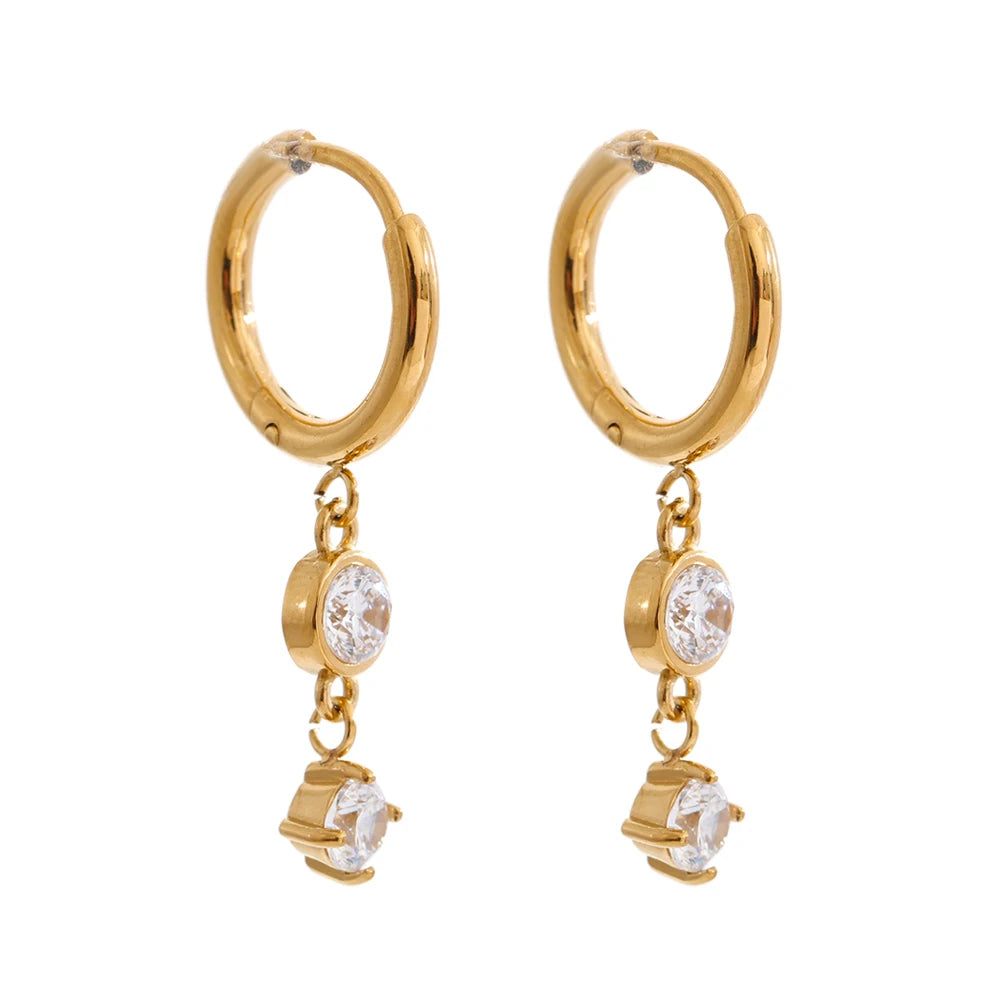 Cubic zirconia geometric earrings in gold-plated stainless steel with cubic zirconia.