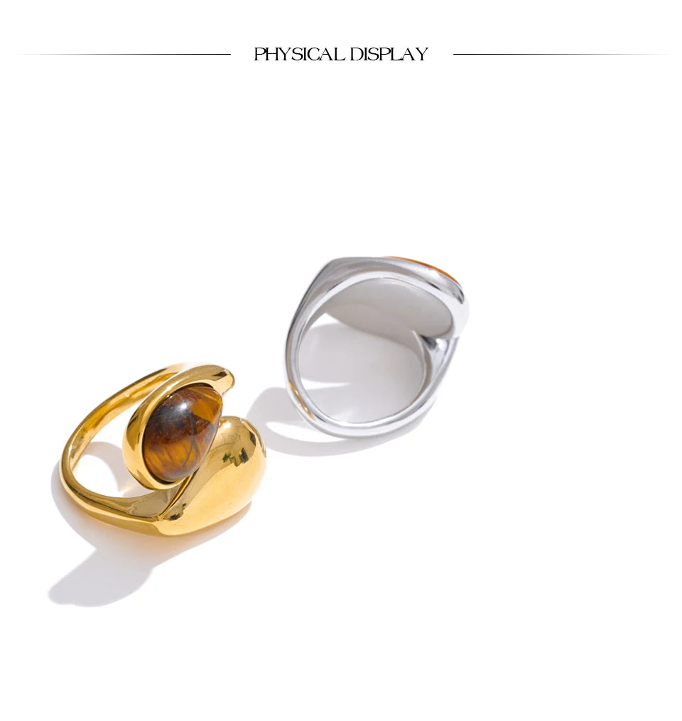 Natural stone geometric ring in gold-plated 316L stainless steel with natural stone.