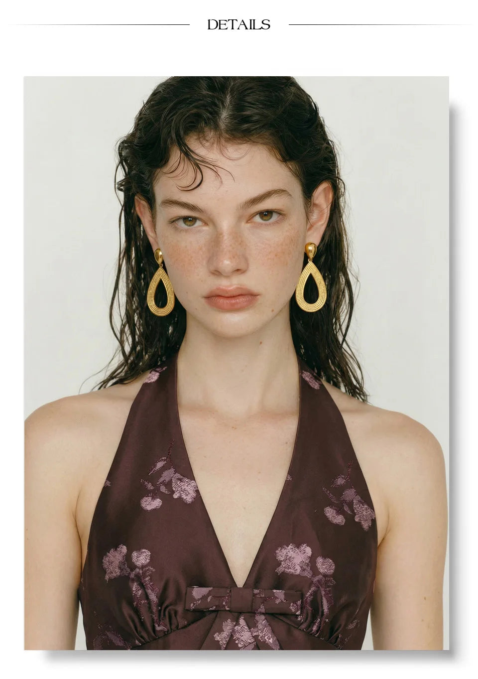 Geometric earrings in gold-plated stainless steel.