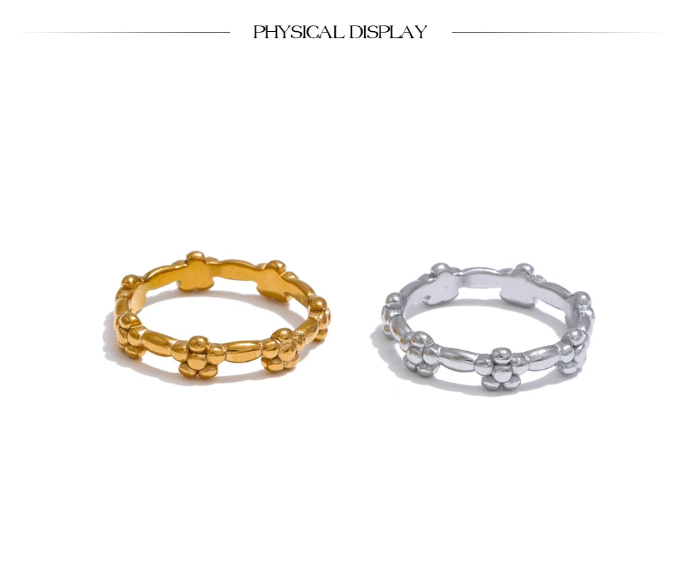 Flower ring in 18K gold-plated stainless steel.