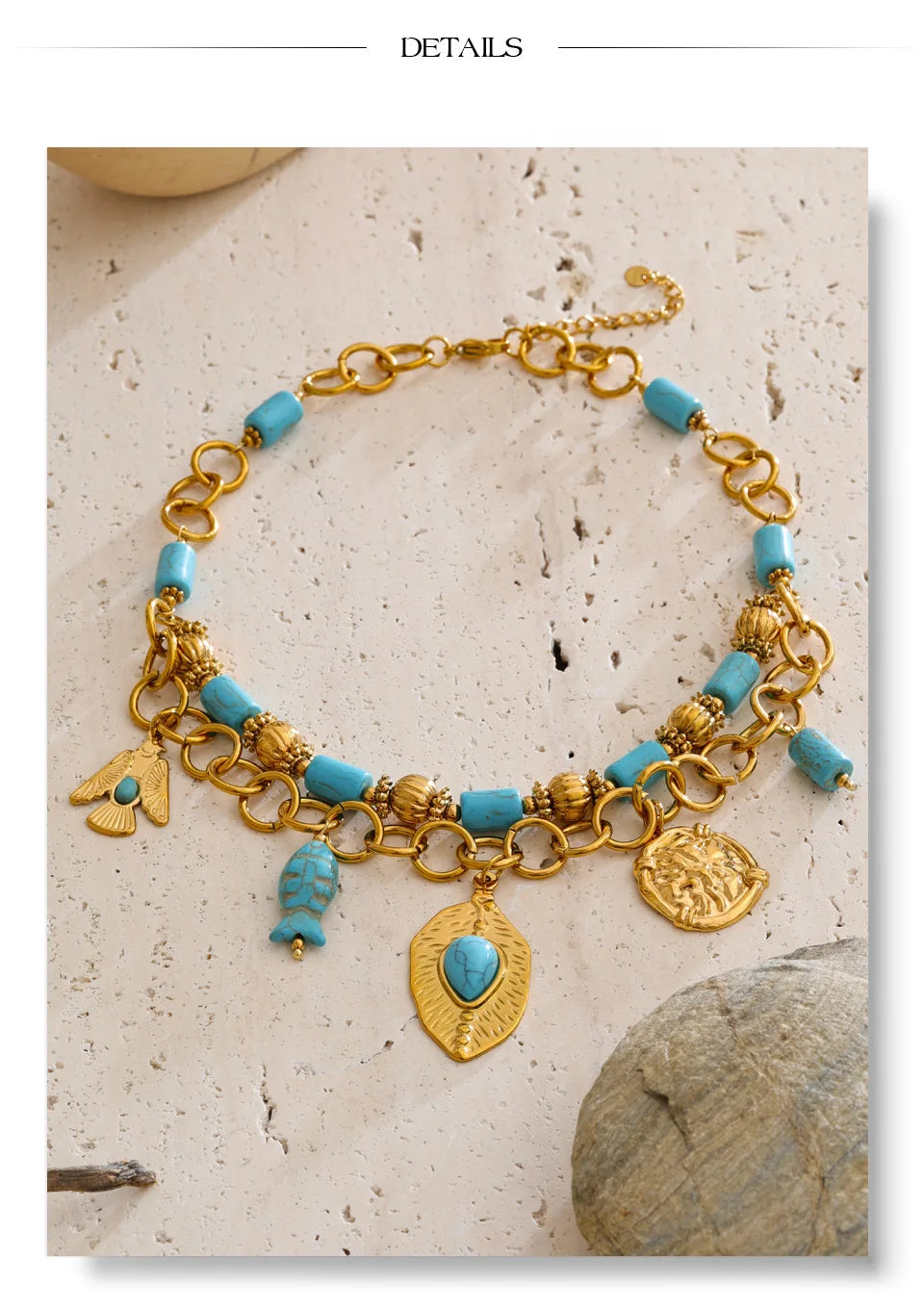 Natural stone geometric necklace in gold-plated stainless steel with natural stone.