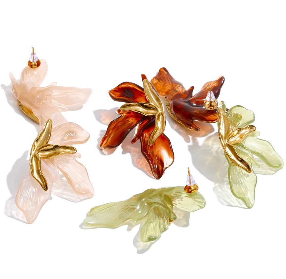 Green resin acrylic earrings in gold-plated stainless steel with resin and acrylic.