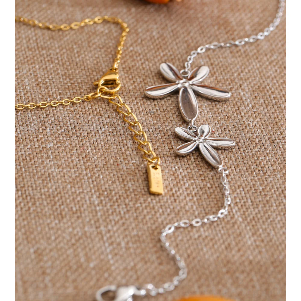 Flower Chain Bracelet — Gold-Plated Stainless Steel · PS1043