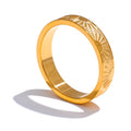 Sun minimalist geometric ring in 18K gold-plated stainless steel.