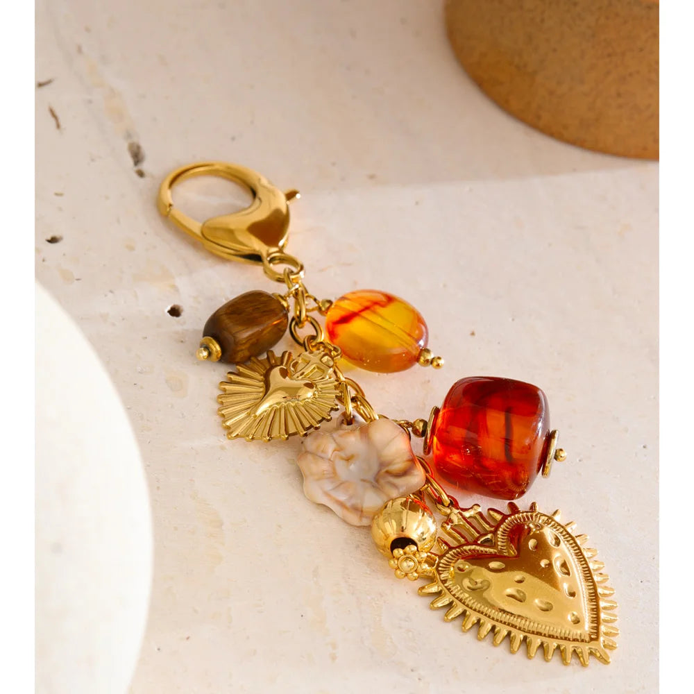 Resin heart chain necklace in gold-plated stainless steel with resin.